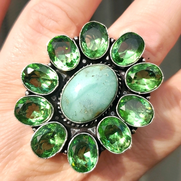 New Oversized Chrysoprase and Tsavorite 925 Silver Statement Ring. - Picture 2 of 14